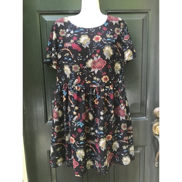 Forever 21 Dresses & Skirts - ✨ F21 Contemporary Floral Skater/ Shift Dress